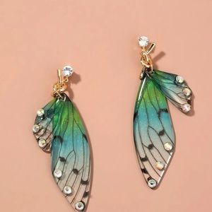 Dragonfly earrings NWT
